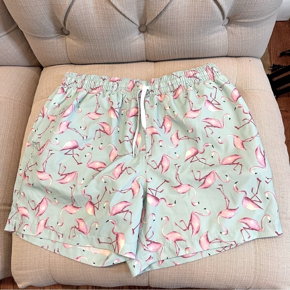 Chubbies Men's Medium Blue Pink Swimsuit Flamingo inner pocket Mesh Lined